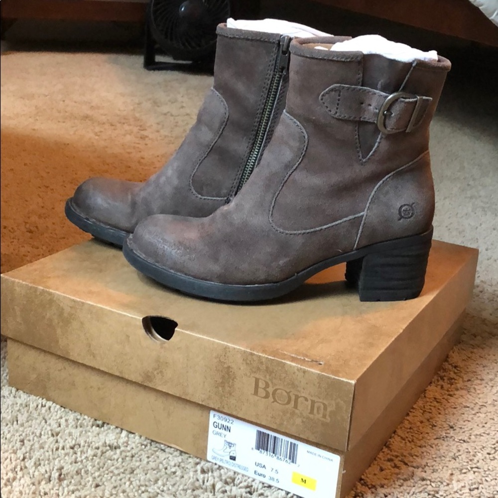Born Gunn in Grey Suede, 7.5M
